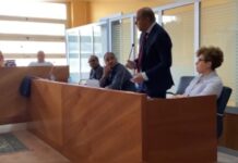 Fuscaldo:::L’opposizione consiliare bacchetta il sindaco e chiede un consiglio comunale straordinario