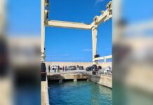 Porto di Cetraro:::Comune torna in possesso del Carroponte e area rimessaggio. Soddisfatto il sindaco