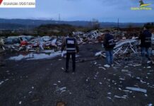 Sequestrate discariche abusive di rifiuti speciali, fabbricati e officina
