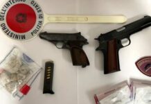 Controlli straordinari della Polizia di Stato, posti di blocco e perquisizioni con sequestro di armi e droga