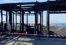 Tirreno Cosentino. Stabilimento Balneare in fiamme