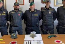 Hashish, cocaina e marijuana. Supermercato della droga in casa. Due arresti