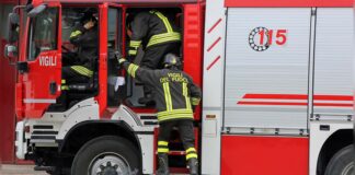Principio di incendio nel parcheggio del Liceo Metastasio di Scalea