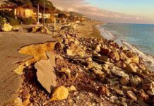 Cetraro. Azione pungola: “Un mare di Rovine”. Dure accuse al sindaco