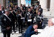 La Banda Musicale di Santa Maria del Cedro incontra il Papa e suona nel centro di Roma