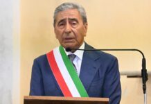 San Lucido, proiettili all’ingresso del Municipio. Il Sindaco denuncia. L’Amministrazione: «Non ci faremo intimidire»