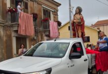 San Lucido, il Pellegrinatio del Santo coinvolge la città. Stasera Cugini di Campagna in concerto