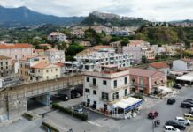 Belvedere Marittimo, incidente nel centro cittadino. Zona interdetta al traffico veicolare