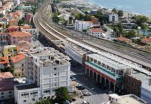 Paola, l’appello di un gruppo di pendolari: «Quel treno delle 6:51 non deve essere cancellato»