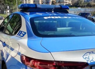 Gita scolastica, bus fermato sul Tirreno Cosentino prima della partenza: pneumatici usurati e tachigrafo guasto