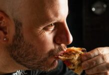 Fuscaldo, Anema e Core. La Pizza Napoletana nel clima natalizio. Inaugurato il Dehor esterno.