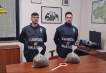 Spaccio di stupefacenti, due persone arrestate. Operazione della Finanza