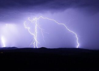 Tirreno Cosentino. L’allerta meteo preoccupa. Scuole chiuse domani in diversi comuni