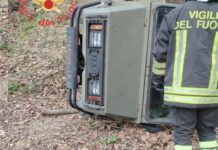 Si ribalta un mezzo agricolo a Cetraro, il conducente rimane incastato con l’arto inferiore