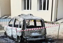 Auto della Polizia Municipale in fiamme nel cosentino