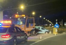 Incidente stradale sulla SS18. Auto si ribalta. Paura sul Tirreno Cosentino
