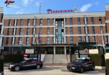 Cosenza, paura all’autostazione: spari a bordo di uno scooter. Caccia a due uomini