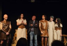 Il gruppo teatrale calabrese Cilla Giovani trionfa a Roma con l’opera “La scala”