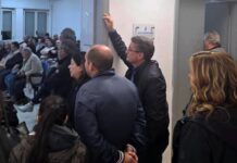 Diamante. «Questa è la Democrazia». La Minoranza fa il sold-out e mostra i muscoli