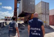 Nuovo maxi sequestro di droga: sequestrati 248 chili di cocaina nascosti tra auto usate e sacchi di sesamo