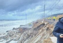 Erosione, da Tortora ad Amantea il Mar Tirreno minaccia la ferrovia