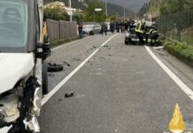 Incidente stradale. Conducente incastrata nelle lamiere