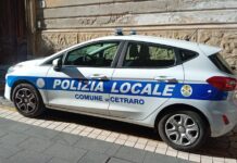 Controlli sulla differenziata a Cetraro: sanzioni e adesivi di avviso per migliorare il servizio