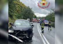 Cosenza, grave incidente sulla SS107: due feriti estratti dalle lamiere