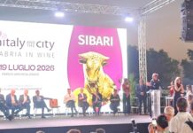 Migliaia di presenze incoronano la prima notte di «Vinitaly and the City» la Calabria si prende la scena nazionale