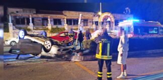 Incidente a Santa Maria del Cedro, auto contro un muretto e poi si ribalta: ferito un 35enne